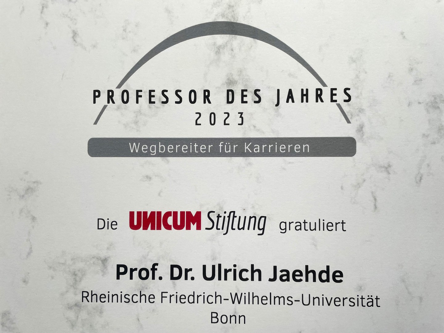 Prof. Ulrich Jaehde beim Wettbewerb „Professor des Jahres 2023“ ausgezeichnet